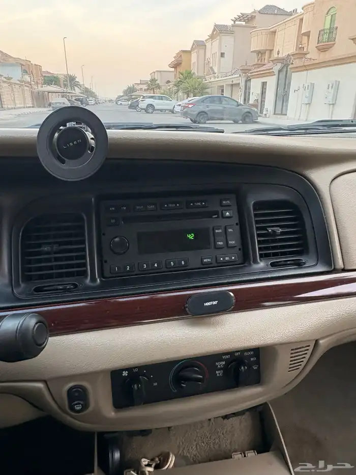 كراون فكتوريا موديل 2011 نظيف 17