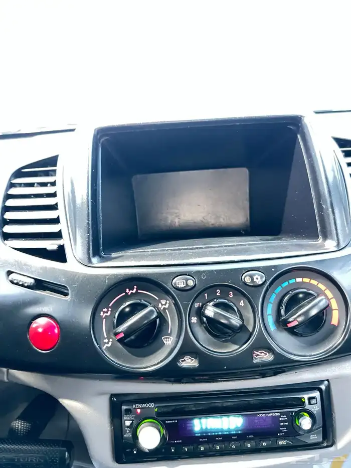 ميتسوبيشي 2015 11