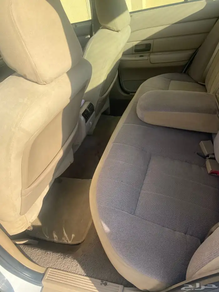 كراون فيكتوريا 2004 62