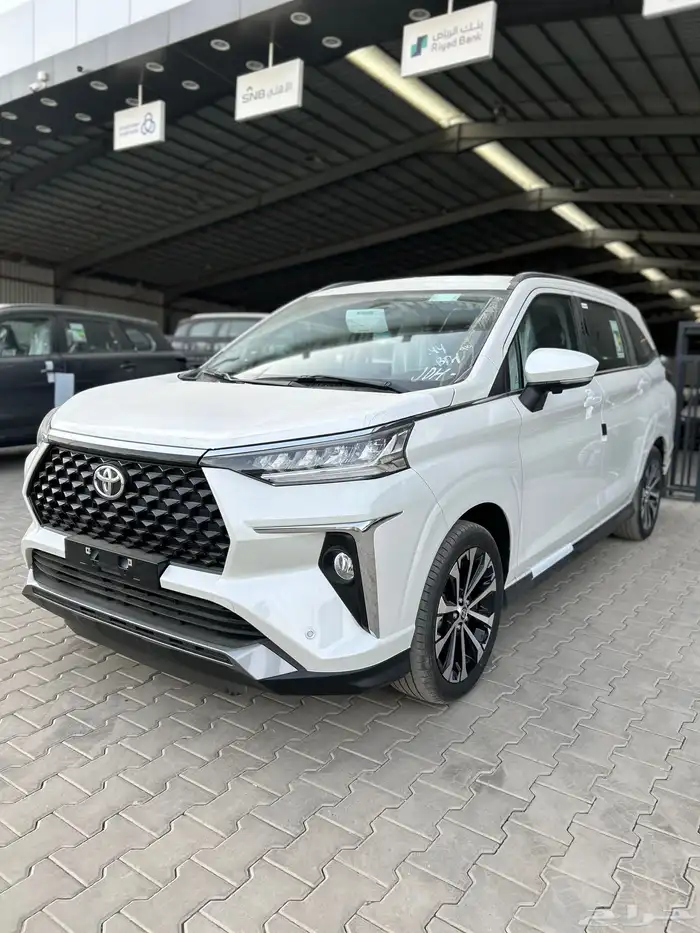 تويوتا فيلوز GLX بنزين فل كامل 2025 ابيض 69500 شامل الضريبة 2