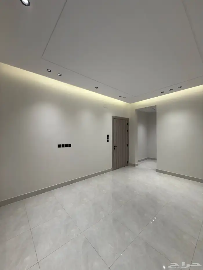 للبيع دور أرضي بتصميم روف 6 غرف خلف أسواق العثيم بالمحالة 19