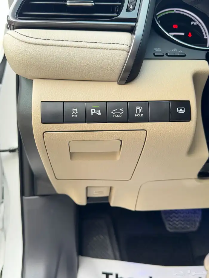 للبيع تويوتا كامري 2024 - فل كامل هايبرد - بحالة الوكاله 17