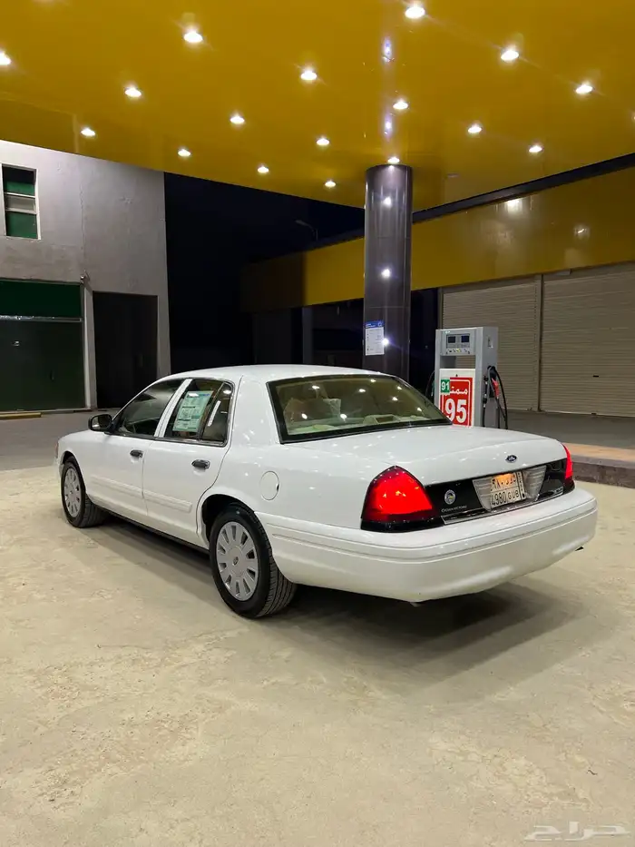 فورد فكتوريا 2011 بوليسي 11