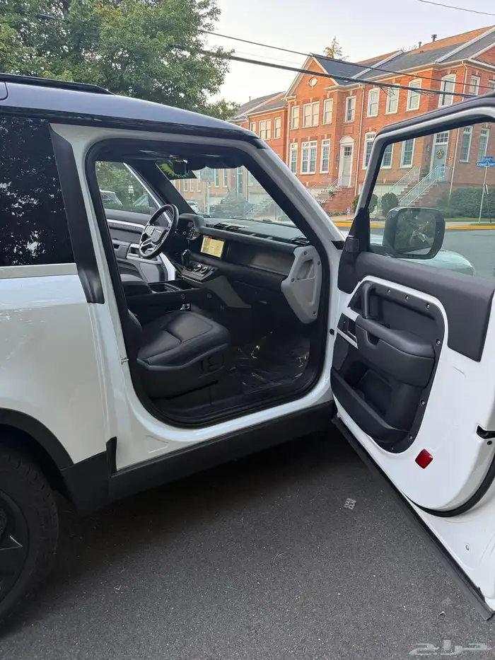 Land rover Defender 90 موديل 2023 V4 11