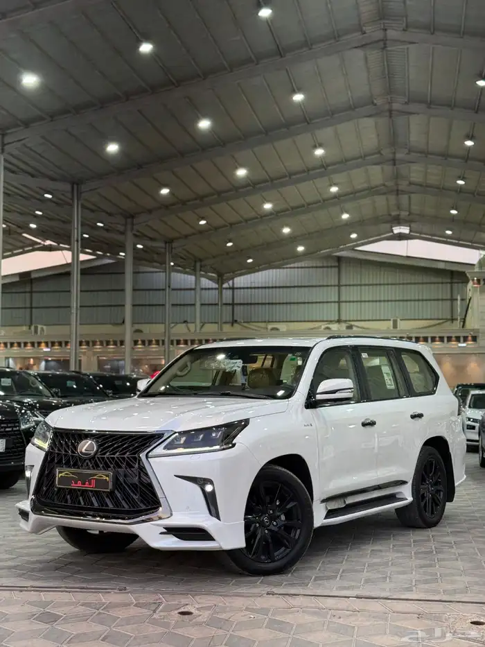 لكزس - 2019 - LX570 - فل كامل - بلاك اديشن 3