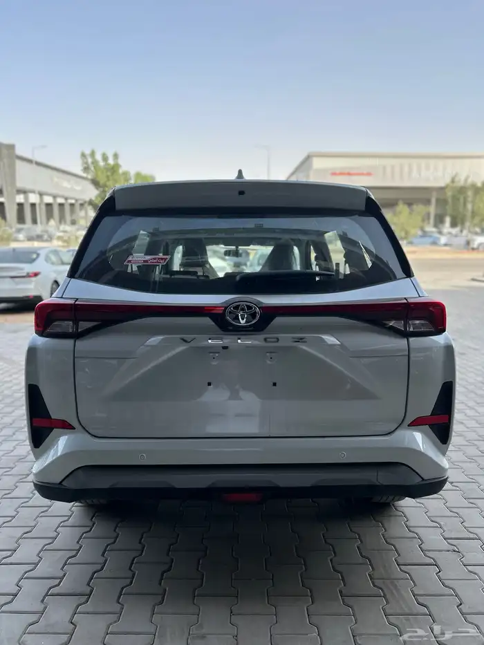 تويوتا فيلوز GLX بنزين فل كامل 2025 ابيض 69500 شامل الضريبة 4