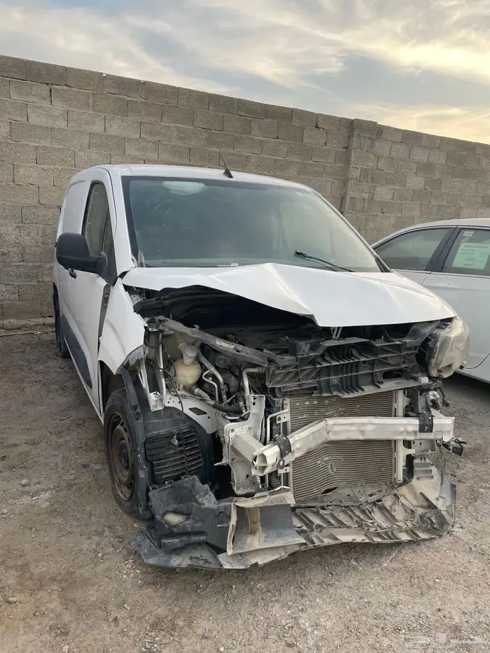 بيجو بارتنر مصدوم 1