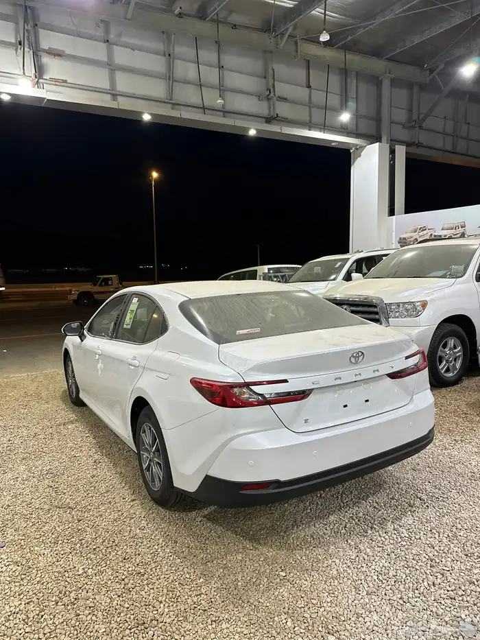 كامري 2025 بنزين استاندر E اصفار اقل سعر 5