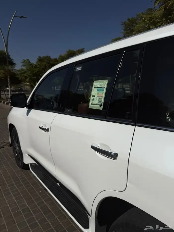 لكزس LX570 2016 8