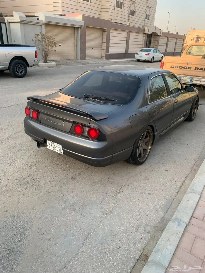 سكاي لاين 33 سيدان 4