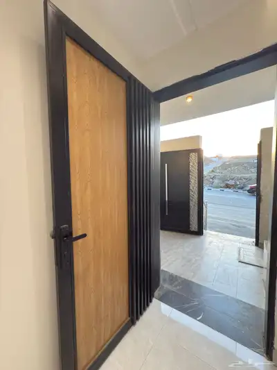 للبيع دور أرضي بتصميم روف 6 غرف خلف أسواق العثيم بالمحالة index