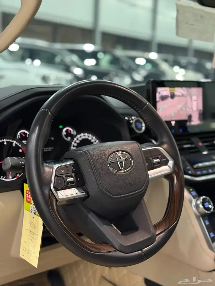 تويوتا لاندكروزر 2024 GXR L4 عداد 34 الف فقط (سعودي) 11