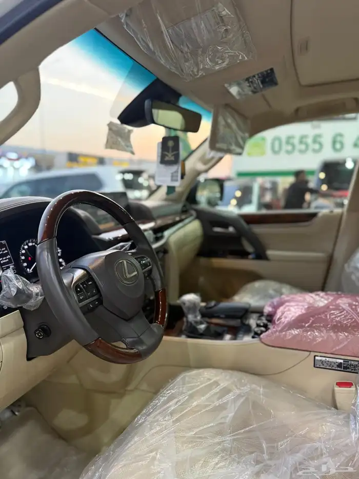 لكزس - 2019 - LX570 - فل كامل - بلاك اديشن 11