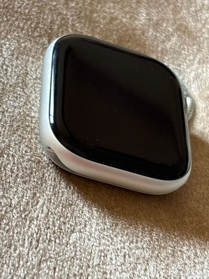 ساعة ابل الإصدار العاشر 46 مقاس 0