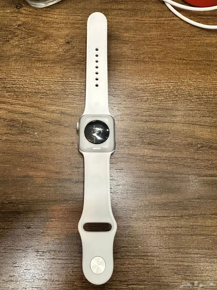 ساعة ابل Se 3