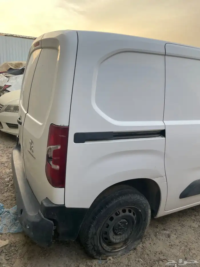 بيجو بارتنر مصدوم 10