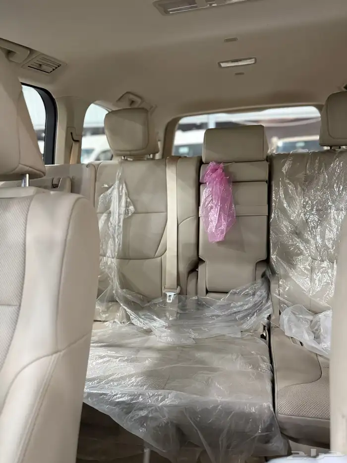 تويوتا لاندكروزر 2024 GXR L4 عداد 34 الف فقط (سعودي) 20