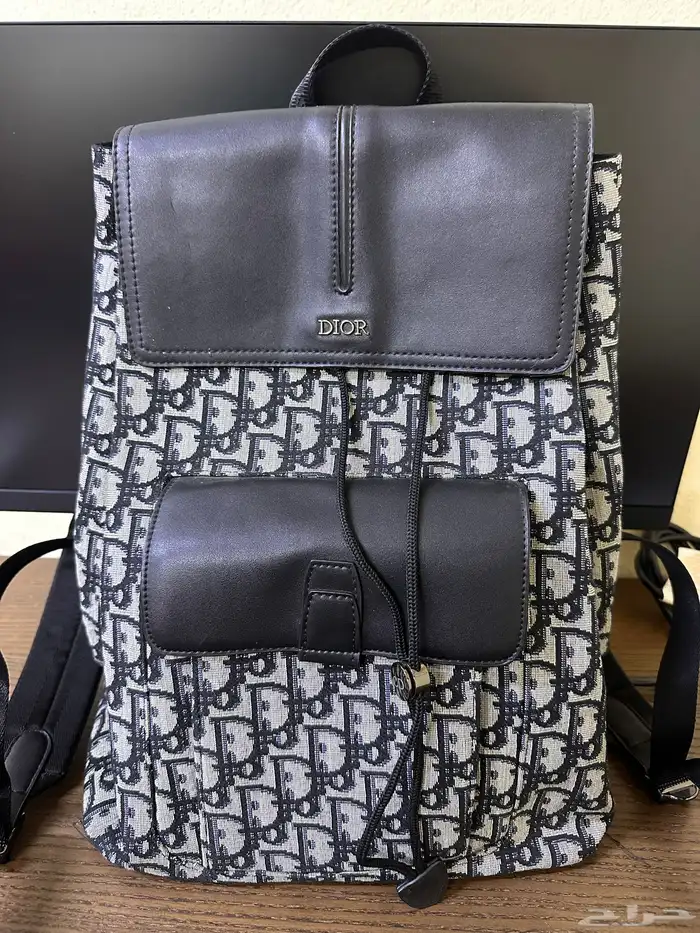 شنطة ظهر Dior درجة اولى اخت الاصلية بيع مستعجل 0