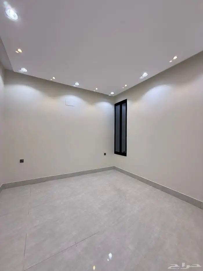 للبيع شقق ارضيه وشقق علويه ف ابها قرطبه مقابل مبني الاذاعه 15