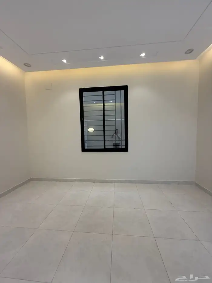 للبيع شقق ارضيه ببايكة سيارة شقق علويه بملحق ابها حي الزهور 7