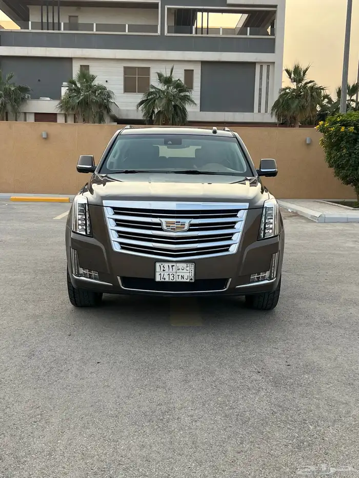 كاديلاك اسكاليد 2015 الدفعة الاخيرة شبه مخزن 1