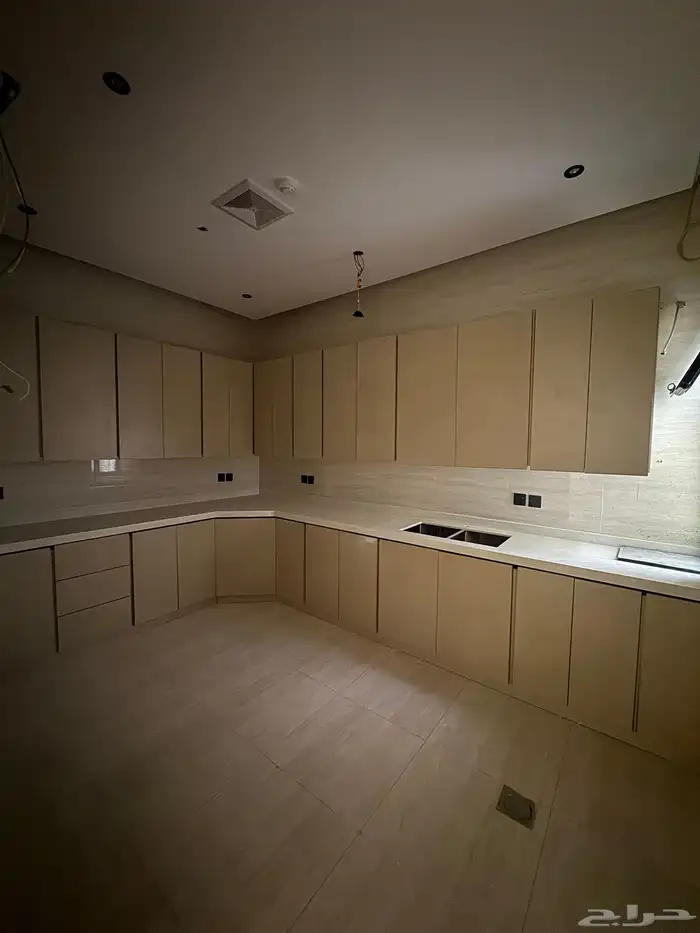 عمارة جديدة م للبيع بحي القادسية 6