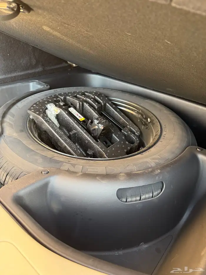 جيب جراند شيروكي 2020 أسود ملكي سعودي نظيف 11