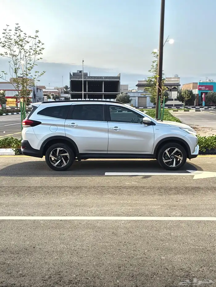 راش 21 مخزن شرط (اقبل بدل) الحد 51 قابل للتفاوض 4