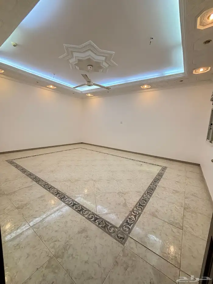 شقة خمس غرف واسعه جدا  في السنابل (ستر اللحياني سابقا ) 0