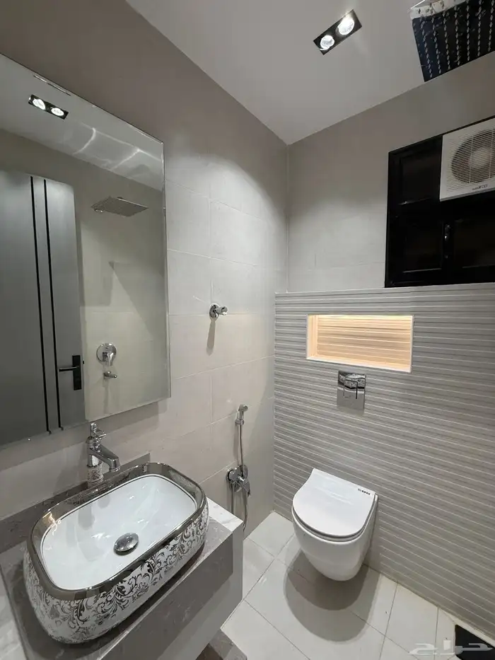 للبيع شقق ارضيه وشقق علويه حي التحليه غرب الخميس 18