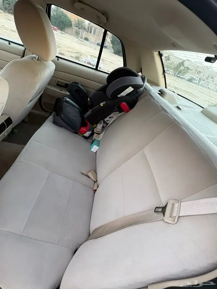 كراون فكتوريا موديل 2011 نظيف 13