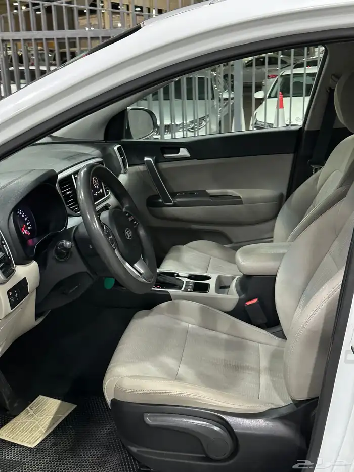 كيا سبورتاج 2022 دبل لدى معرض(عبيد الرشيدي) 21