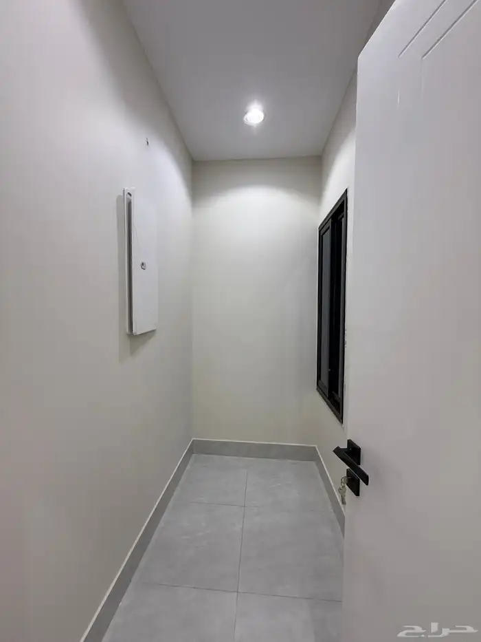 للبيع شقق ارضيه وشقق علويه ف ابها قرطبه مقابل مبني الاذاعه 29