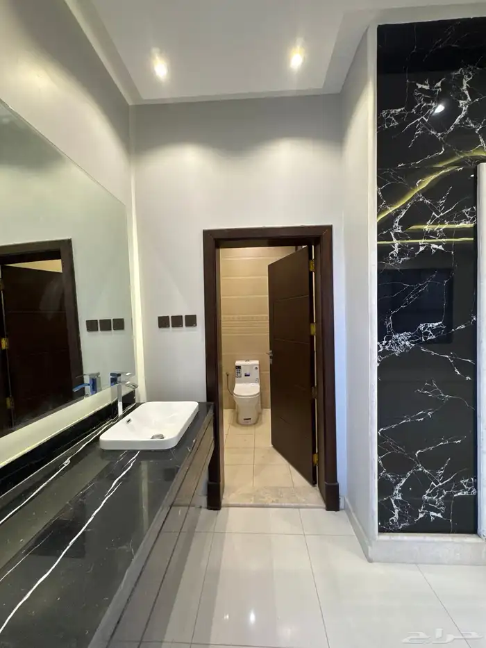 للبيع فيلا مودرن دورين وملحق بحي راقي واصل جميع الخدمات 46