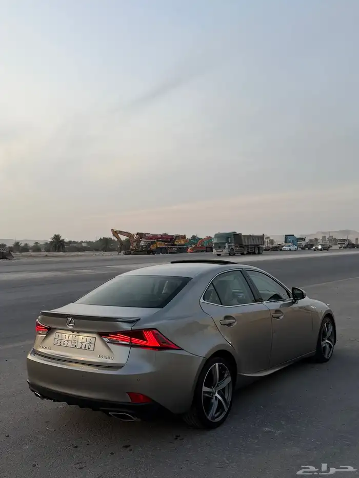 لكزس is350 2017 2