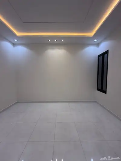 للبيع ارواف علويه بملحق وشقق ارضيه ببايكة سيارة ف حي الراقي index