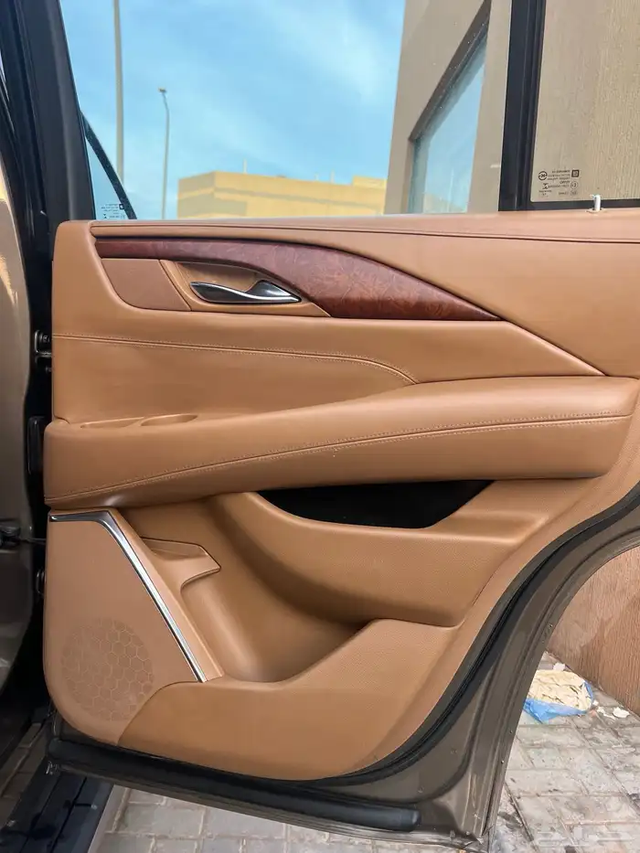 كاديلاك اسكاليد 2015 الدفعة الاخيرة شبه مخزن 22