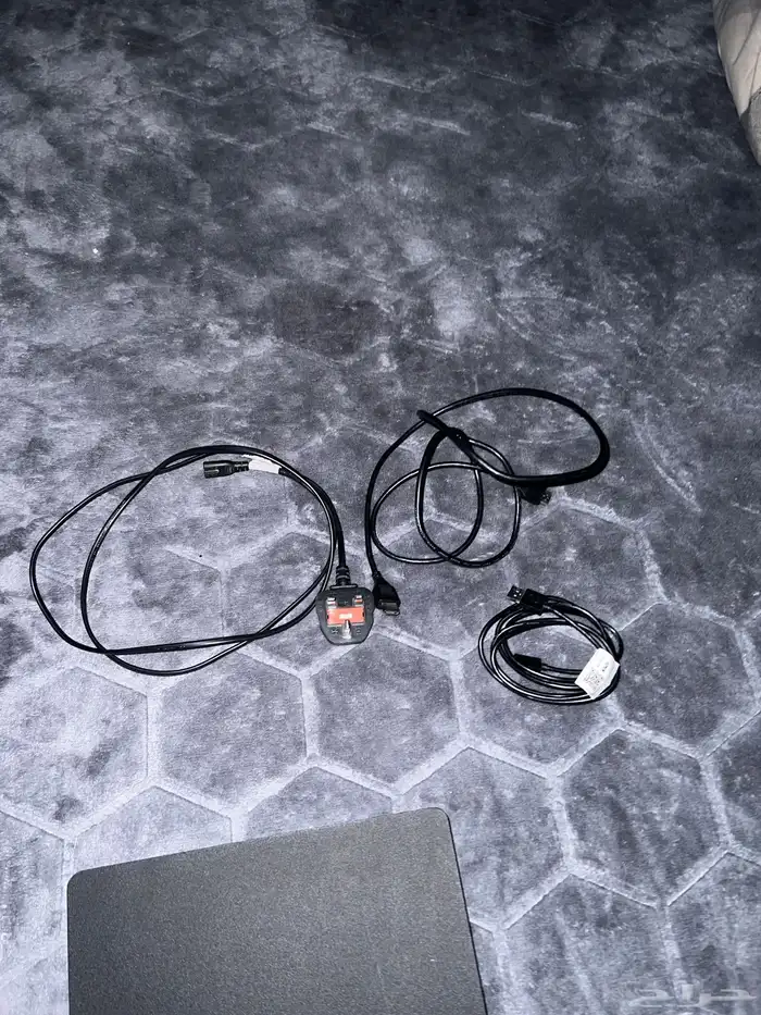 سوني 4 للبيع ما طقه شي ولا مره راح للصيانه جديد ما استخدم 1