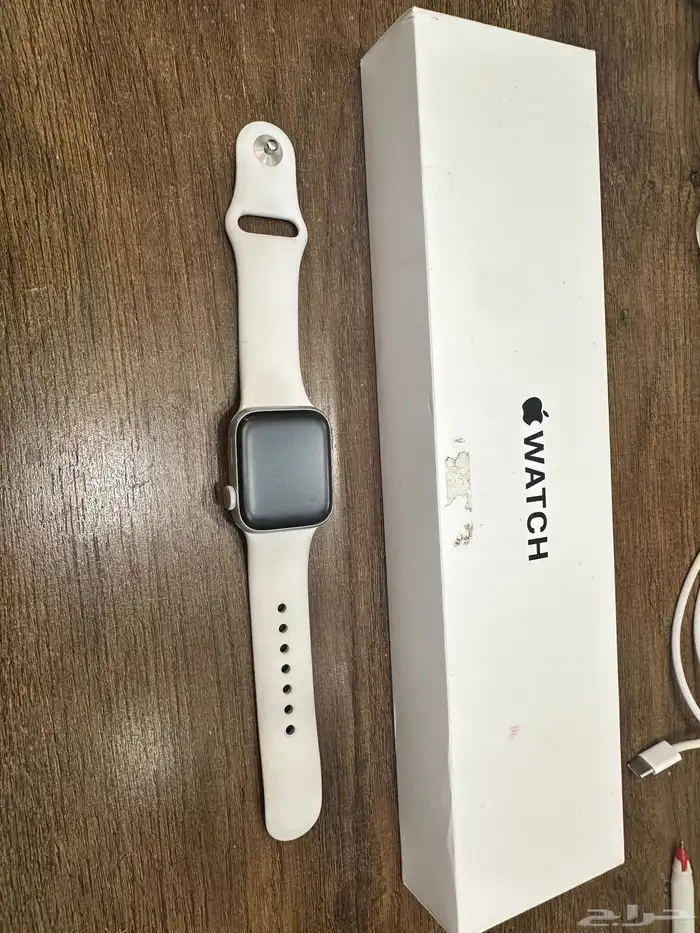 ساعة ابل Se 0