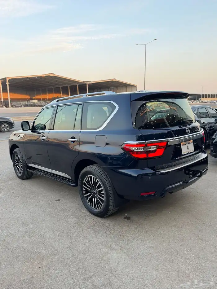 للبيع نيسان باترول 2023 تيتانيوم سعودي بحالة الوكاله 3