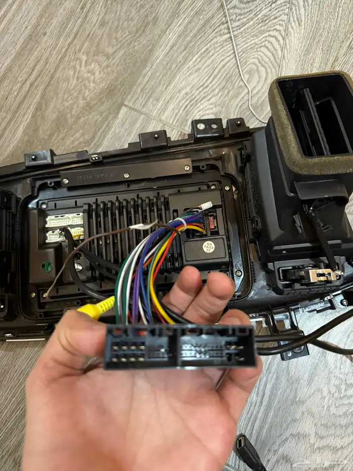 شاشة اوبتيما 2015 مع ديكور اصلي 3