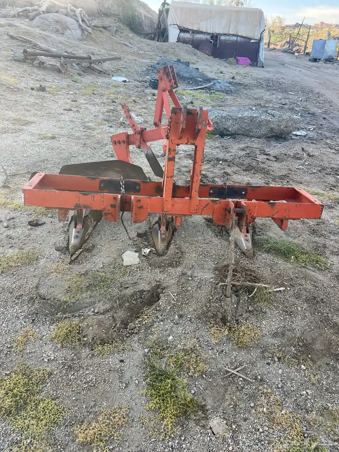 صاروخ و خطاط ثلاث خطوط 6