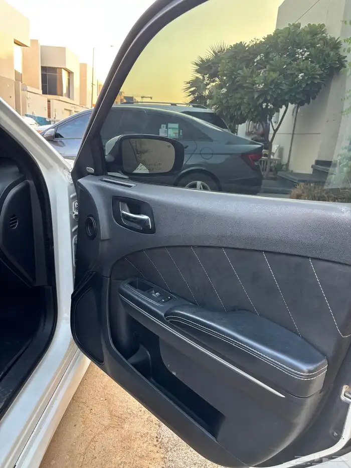 دوج تشارجر 2012 RT ( محول كامل داخلي وخارجلي SRT ) 14