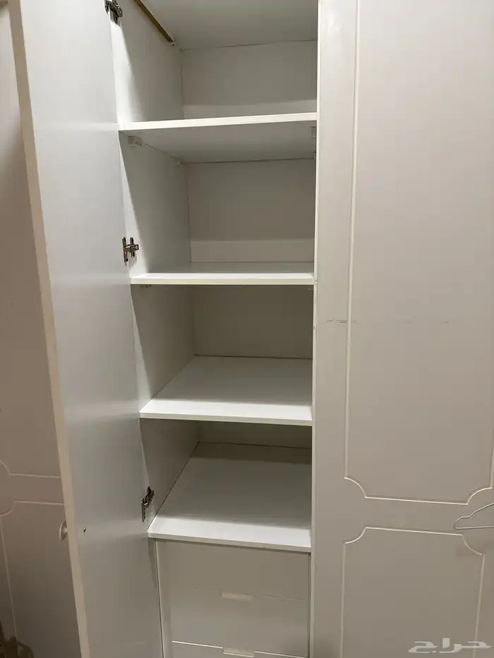 دولاب البيع شبه جديده 1