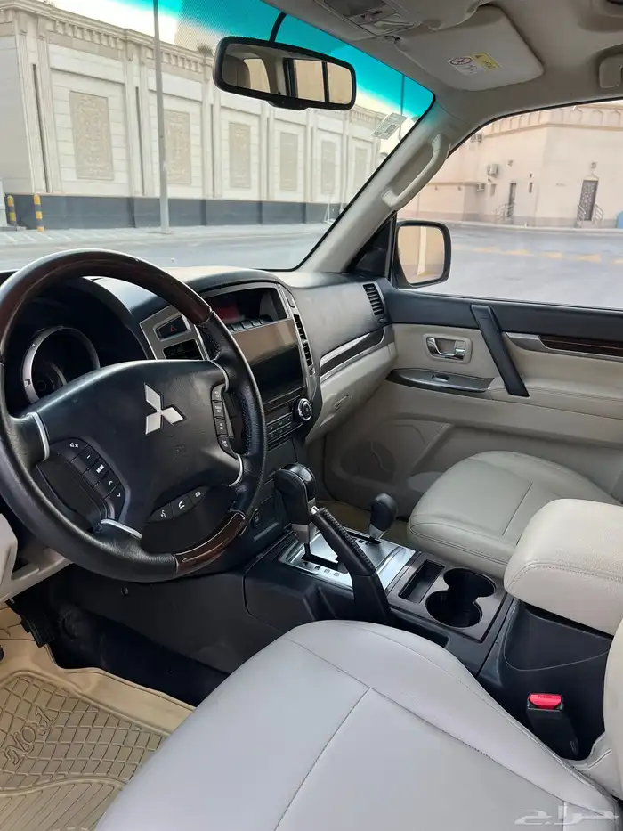 باجيرو 2018 علامه ذهبيه اعلى فئه 18