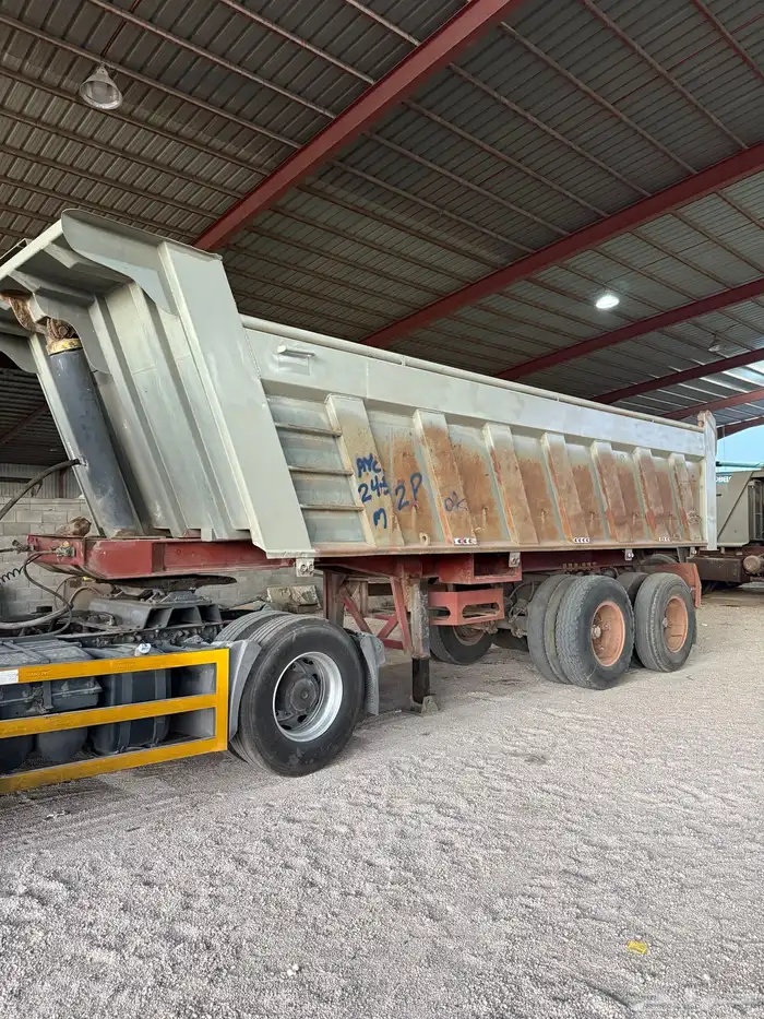 للبيع صندوق قلاب تريلا 0