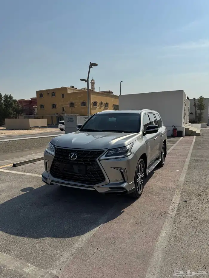 لكزس LX 2016 1