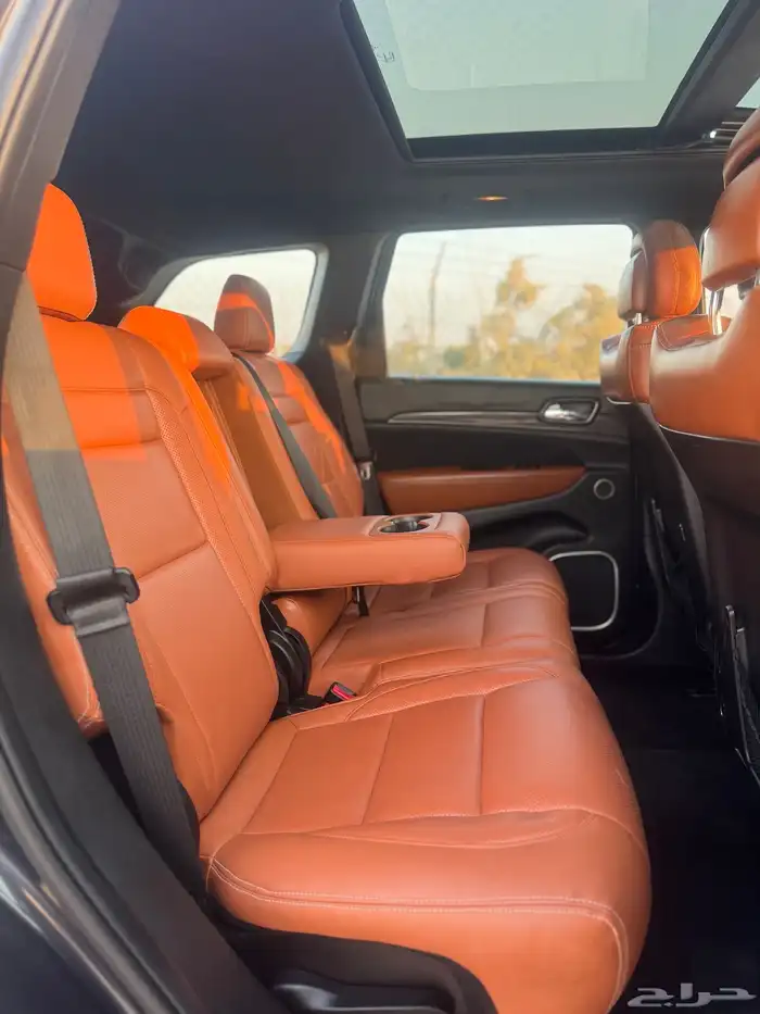 جراند شروكيSRT 2014 27