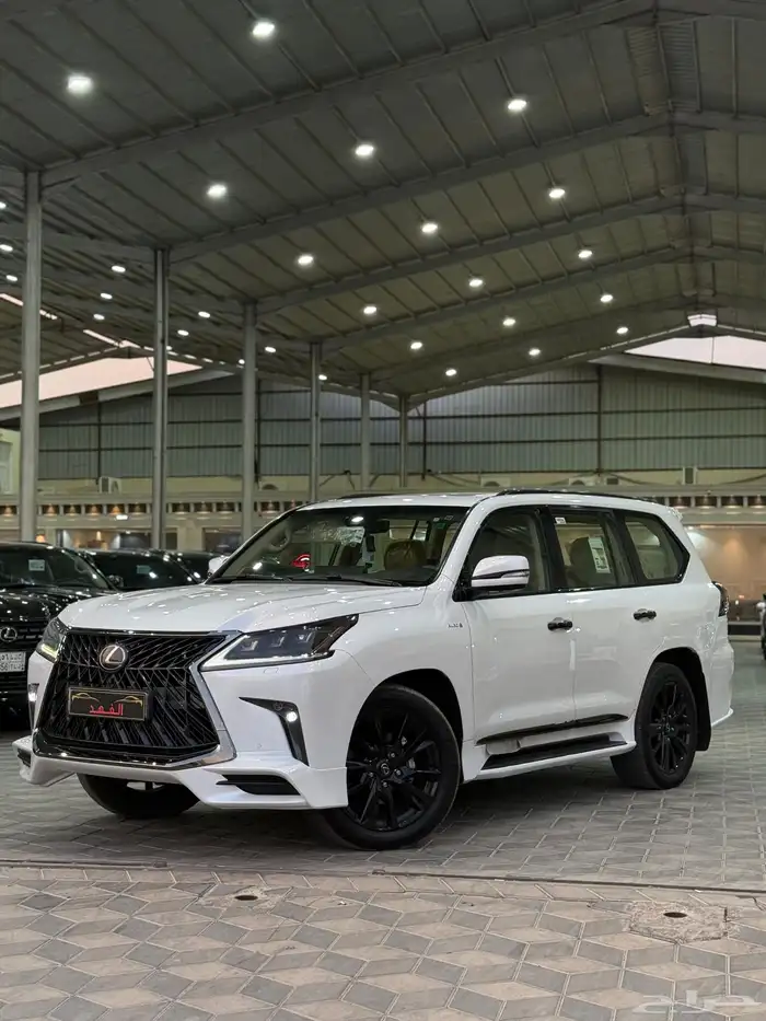 لكزس - 2019 - LX570 - فل كامل - بلاك اديشن 4