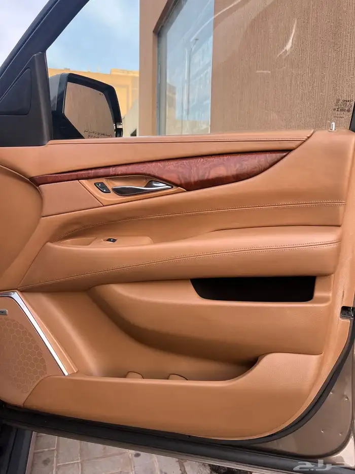 كاديلاك اسكاليد 2015 الدفعة الاخيرة شبه مخزن 30